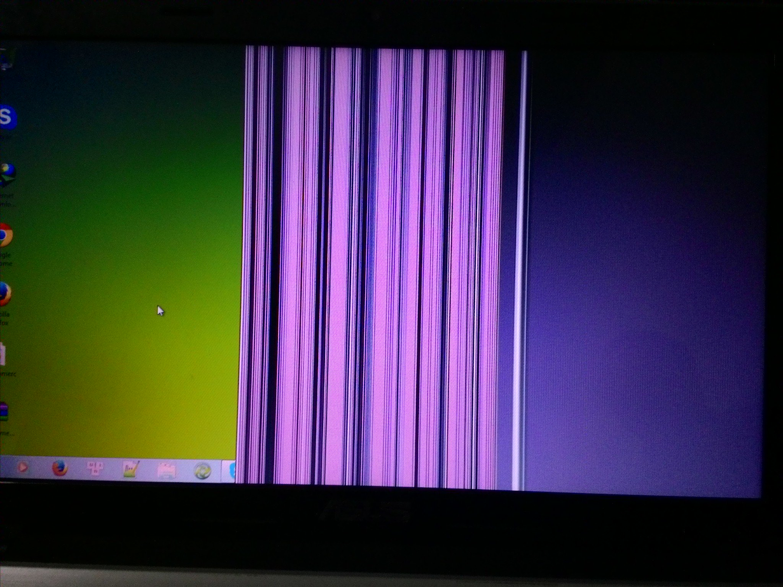 Sửa màn hình laptop bị sọc , đen , ngang bắc ninh chi phí bao nhiêu