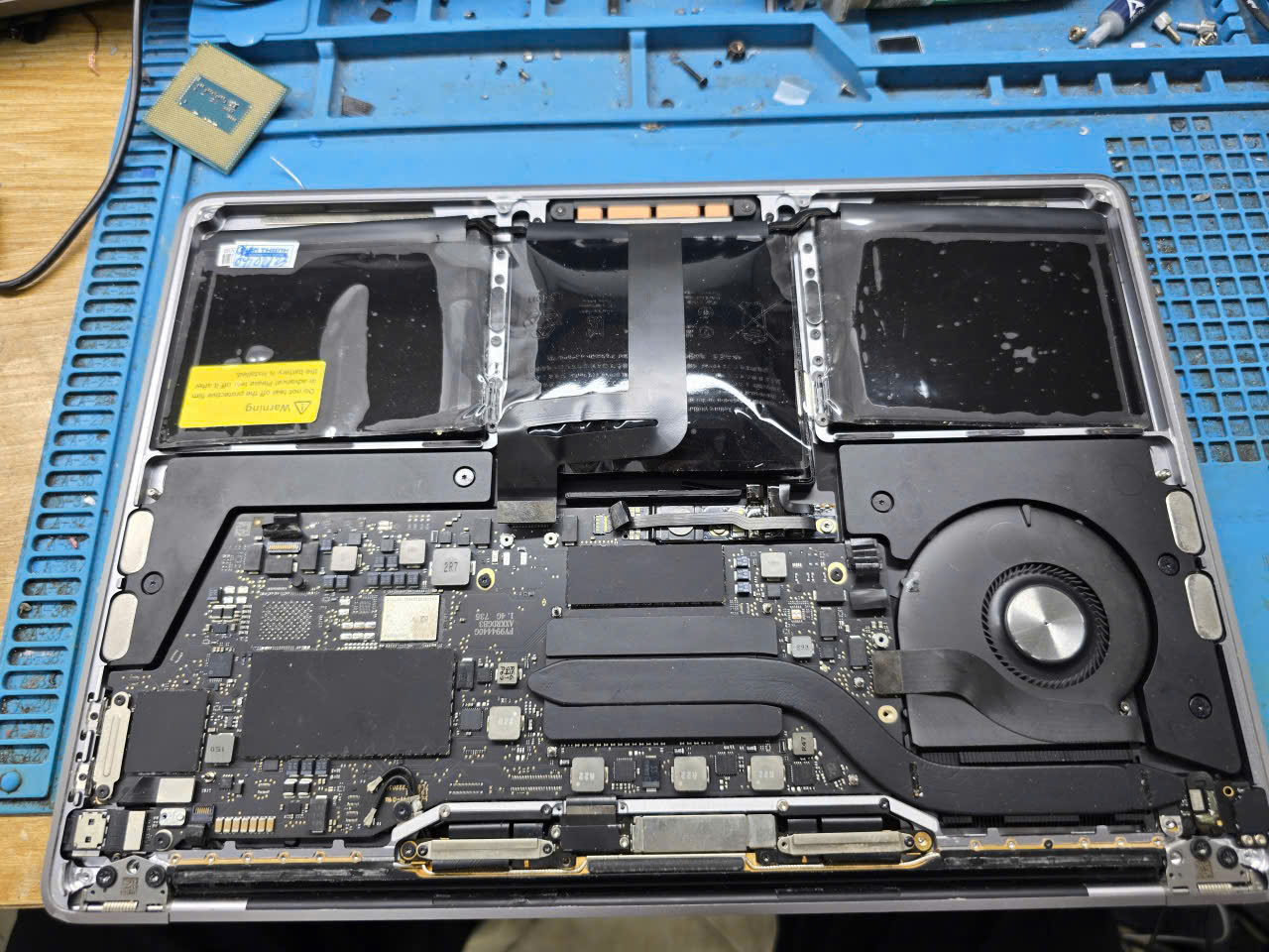 Sửa laptop bị pin phồng tại Bắc Ninh