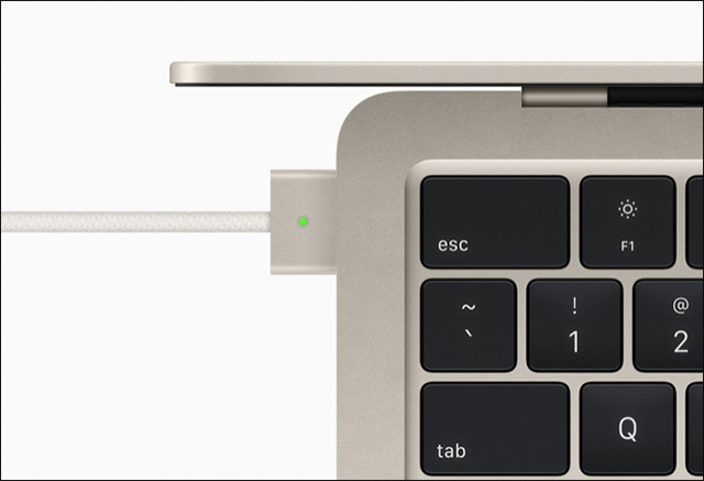 Làm sao để sạc nhanh cho MacBook