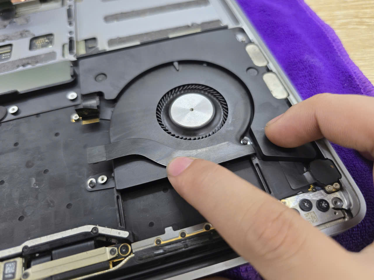 Laptop bị nóng, quạt kêu to tại Bắc Ninh – cách khắc phục