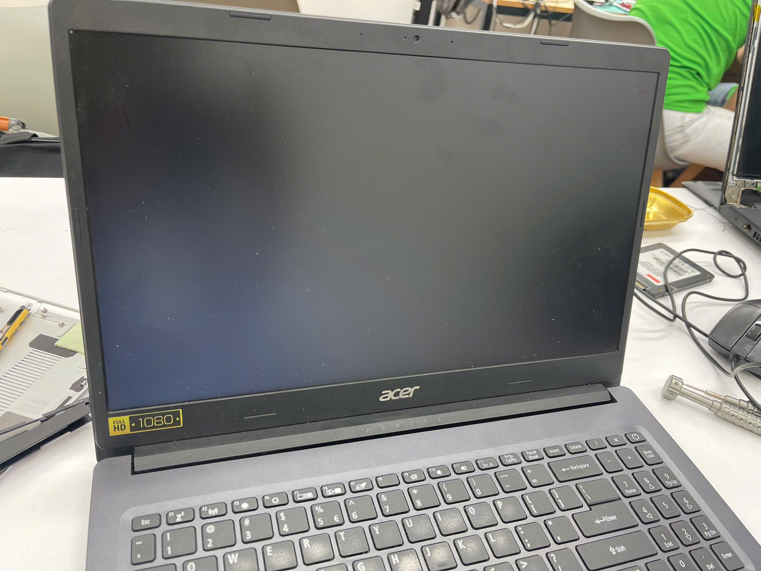 Laptop sập nguồn liên tục là lỗi gì? Có nguy hiểm không?