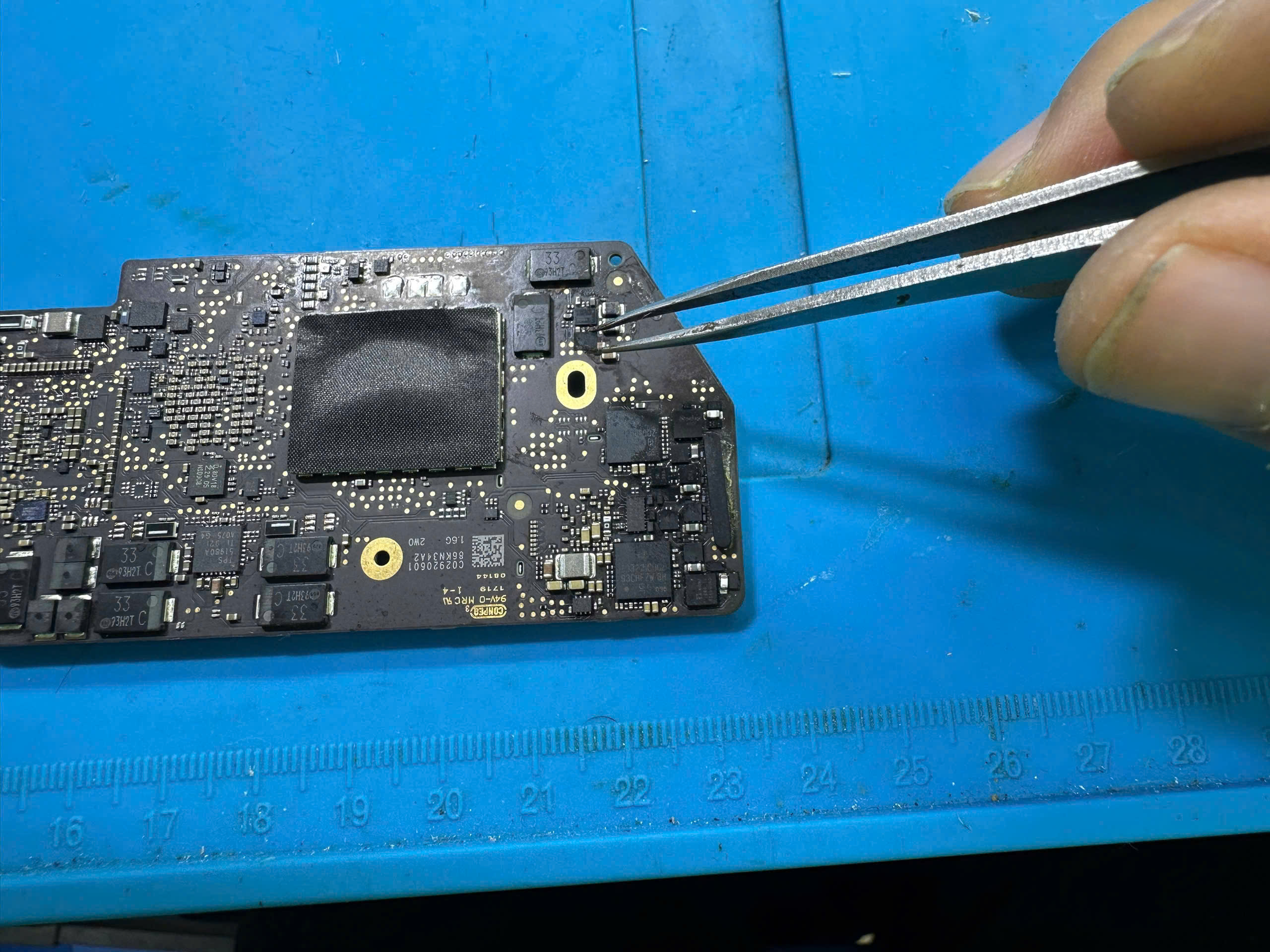 Sửa MacBook mất nguồn tại Bắc Ninh – phát hiện lỗi main