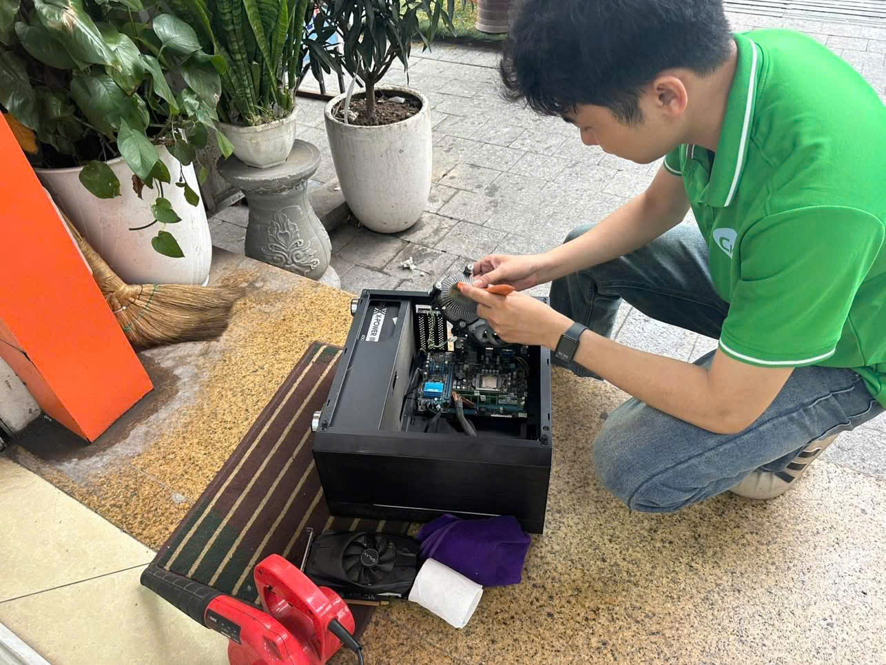 Vệ Sinh Laptop - MacBook - PC Chuyên Sâu tại dịch vụ sửa chữa CKV Bắc Ninh